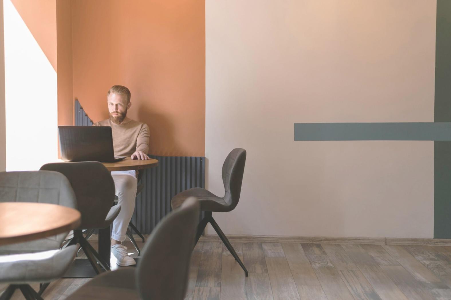 Bureau moderne pour consultation financière à Limoges